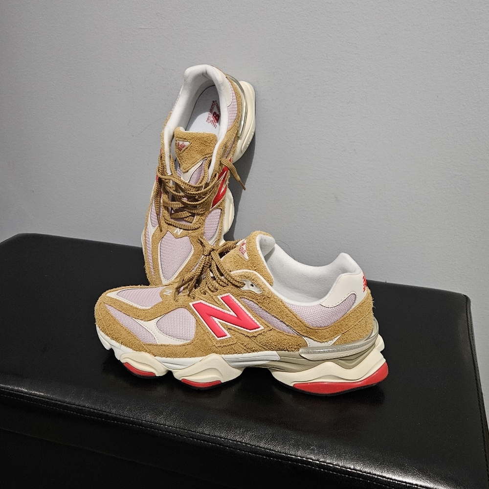 Huge Sale: Mens New Balance 9060 Sneakers - size 13 - Picture 4 of 8